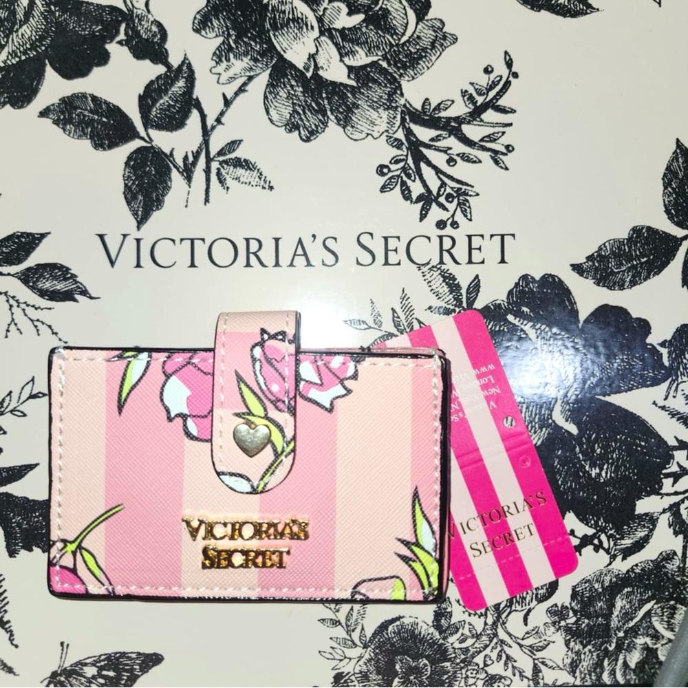 Victoria Secret Expandable Card Case New - Picture 1 of 4